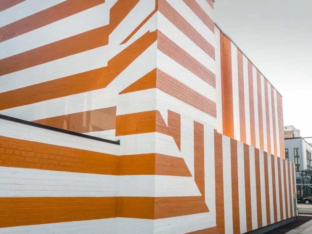 Jak malować pasy na elewacji - uniknij najczęstszych błędów i ciesz się efektem