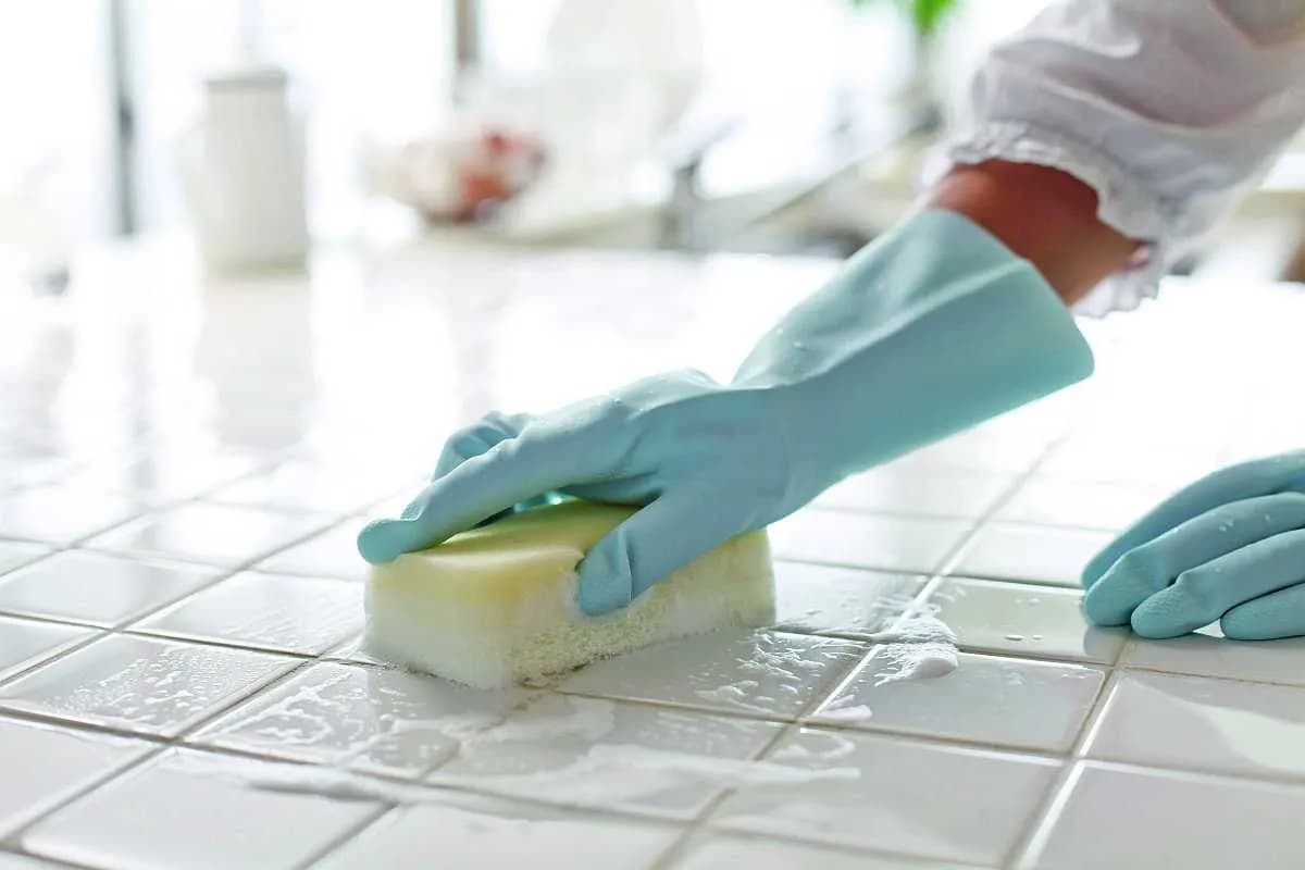 Dlaczego fuga się kruszy? Oto najczęstsze przyczyny i rozwiązania