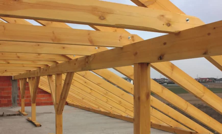 Jak zrobić płaski dach z drewna - uniknij najczęstszych błędów w budowie