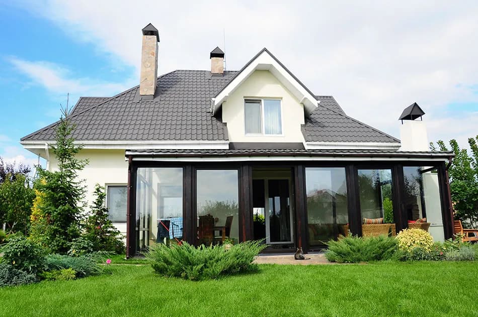 Jaki kolor dachu wybrać, aby uniknąć błędów i zwiększyć wartość domu