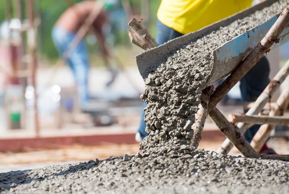 Ile cementu na m3 betonu na posadzkę? Kluczowe informacje i porady