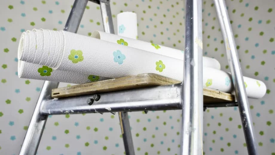 Jak położyć tapety bez błędów - krok po kroku do idealnych ścian
