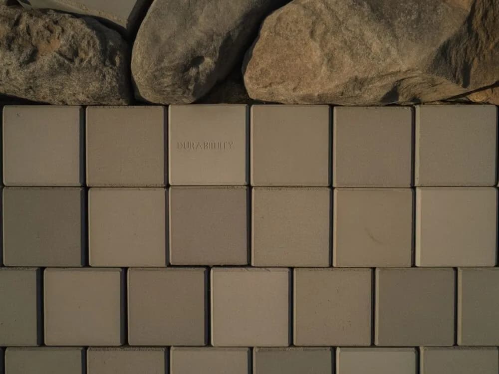 Jak obliczyć metry kostki brukowej i uniknąć kosztownych błędów