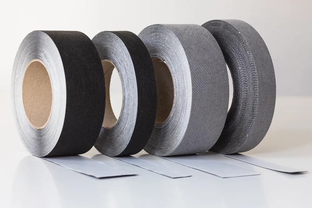 Czym uszczelnić poliwęglan, aby uniknąć problemów z wilgocią?