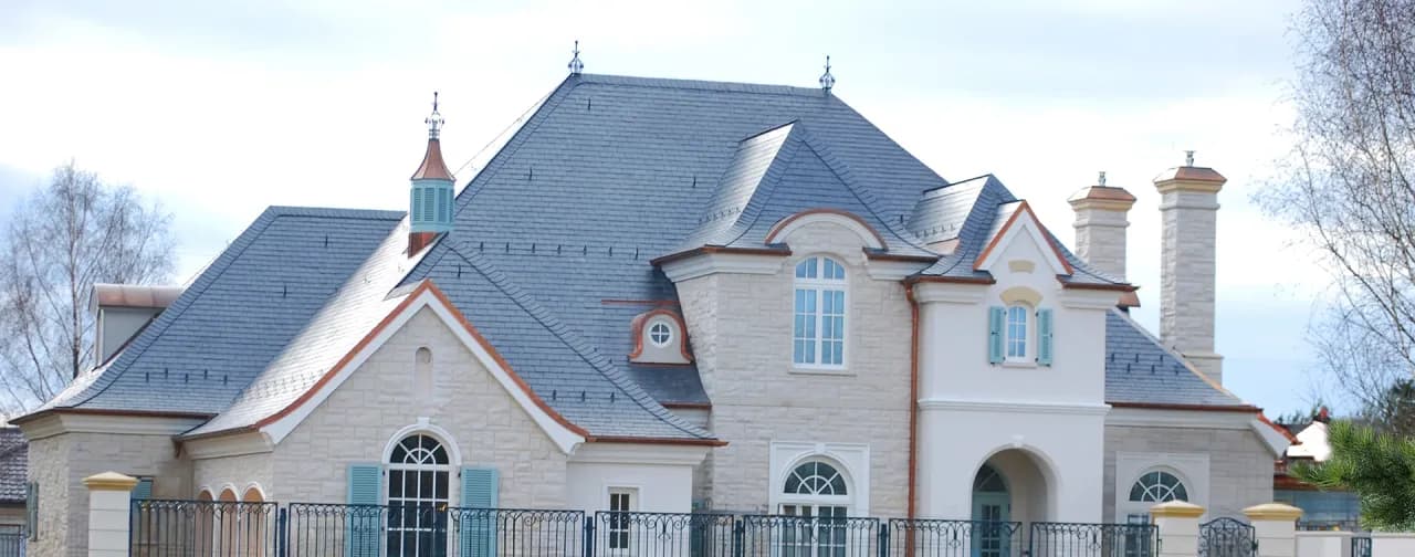 Łupki na dach: Dlaczego warto wybrać ten trwały materiał?